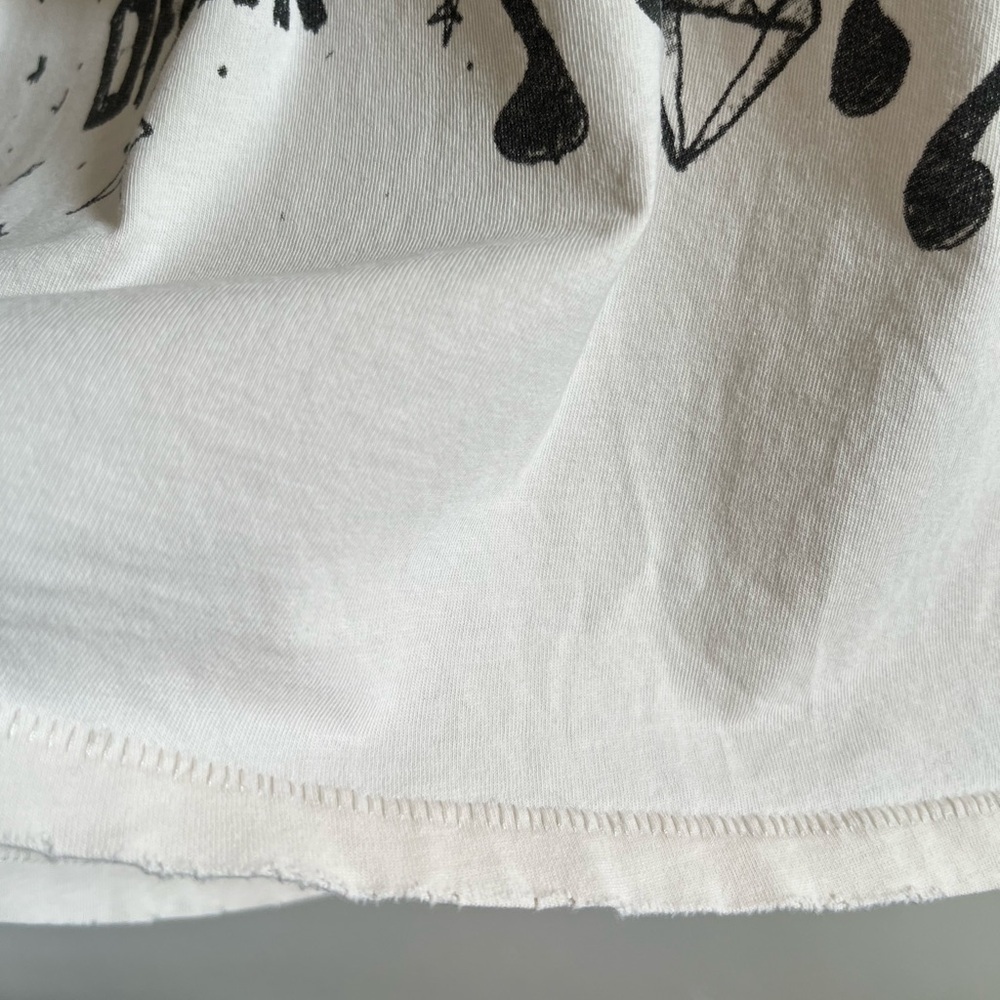 LEVI’s Graphic Tee - Picture 5 of 10